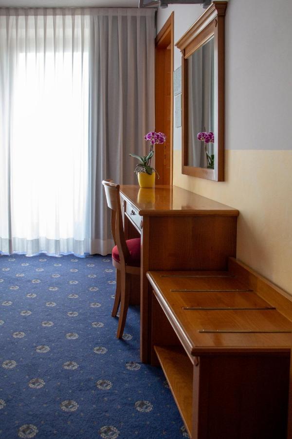Hotel Ristorante Centrale Rovere Veronese Εξωτερικό φωτογραφία